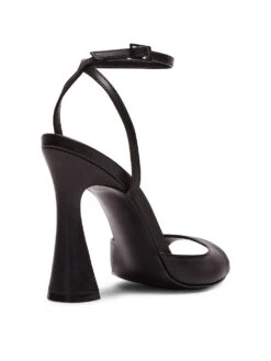 Steve Madden Beki Strappy Block Heel -Underwear Promotional Store 1126466152A0 OF DET